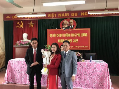 Đồng chí Phạm Thị Mai Lan được bầu giữ chức danh Bí thư Chi bộ trường THCS Phú Lương nhiệm kỳ 2020-2022