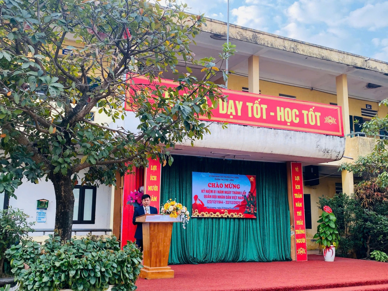 Trường THCS Phú Lương tuyên truyền, bồi dưỡng ý thức trách nhiệm của thế hệ trẻ trong sự nghiệp xây dựng và bảo vệ tổ quốc