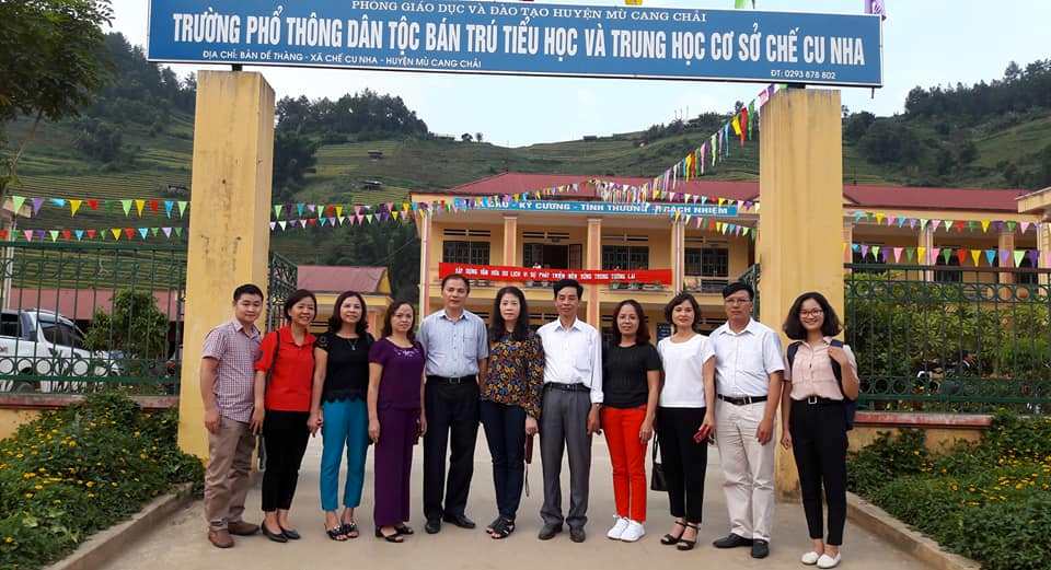 Ủng hộ các em học sinh huyện Mù Cang Chải tỉnh Yên Bái